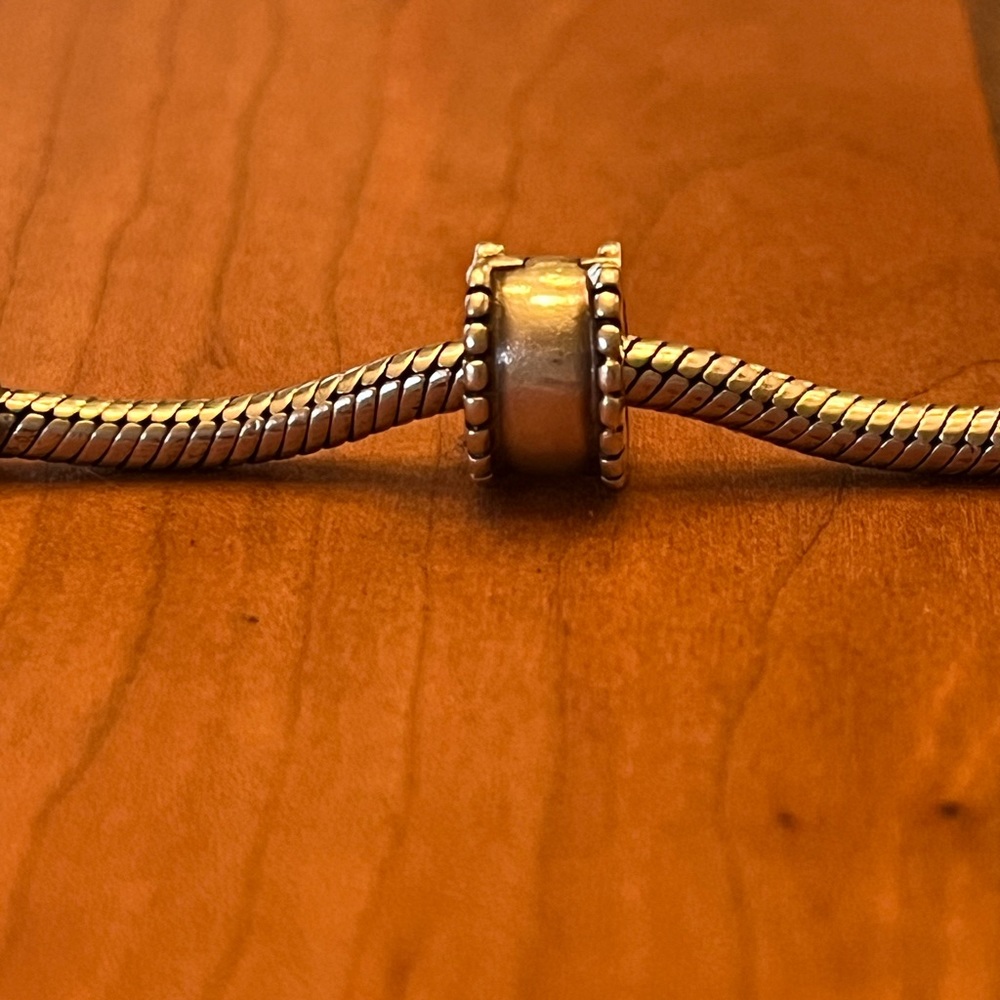 PANDORA Retired Beveled Clip Spacer